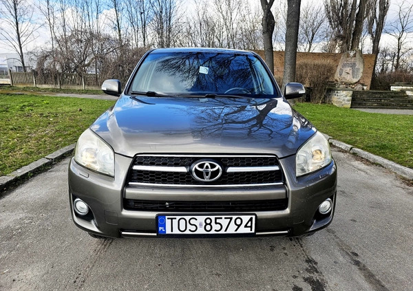 Toyota RAV4 cena 41600 przebieg: 224000, rok produkcji 2009 z Trzebiatów małe 326